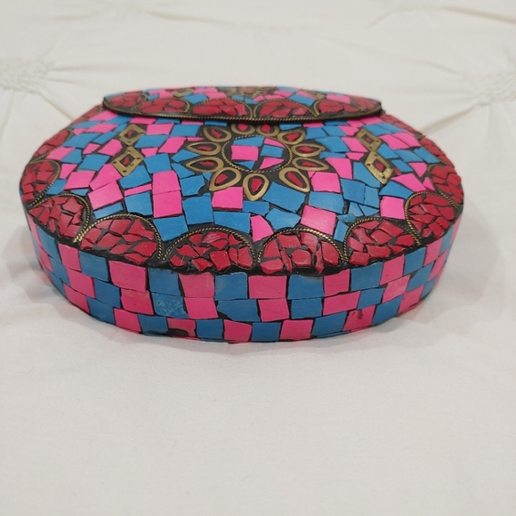 Ramla handmade pink, blue, red mosaic bag with detachable chain - Picture 11 of 17